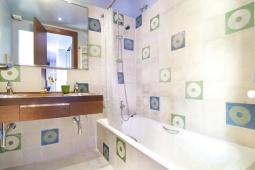 1376695803_banocompletoparahabitacionescalleleon