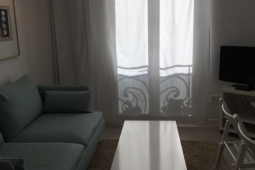1459437001_saloncortinacerrada